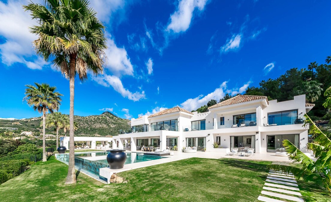 Magnificent Frontline Golf Villa with Outstanding Qualities in Marbella Club Golf Resort