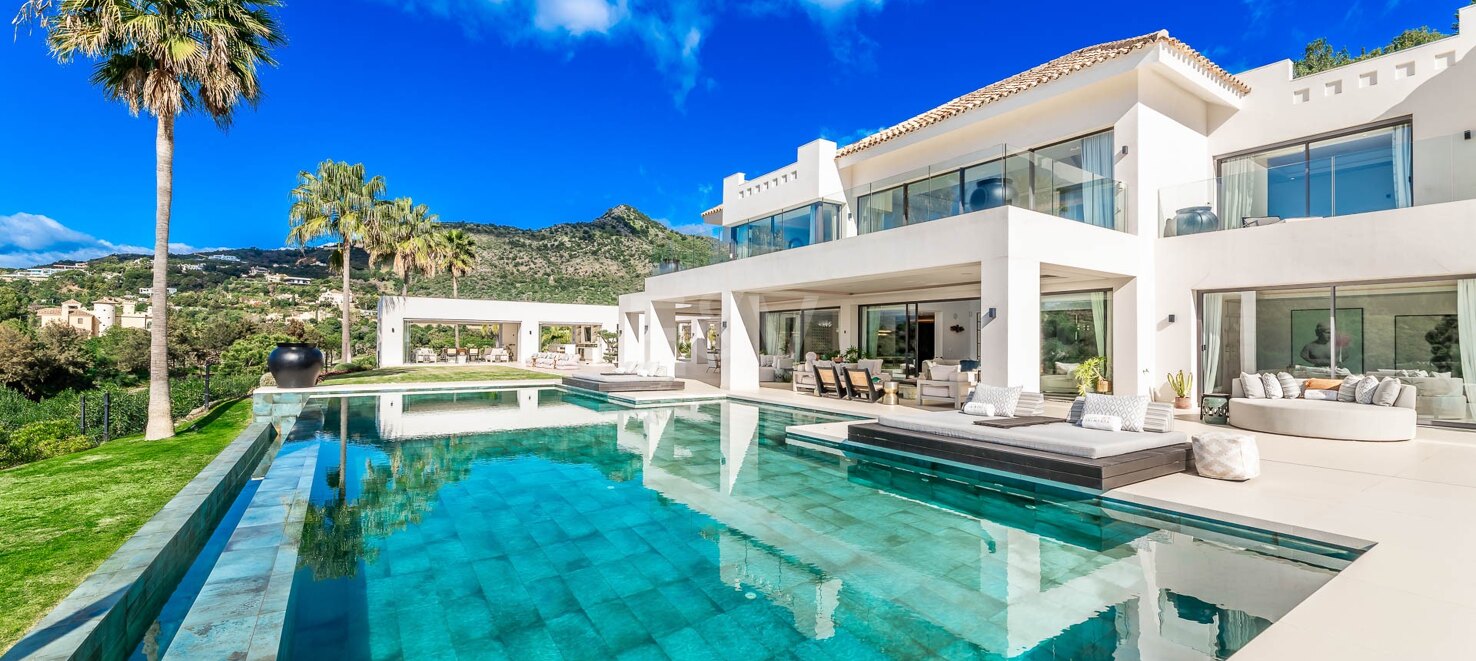 Magnificent Frontline Golf Villa with Outstanding Qualities in Marbella Club Golf Resort