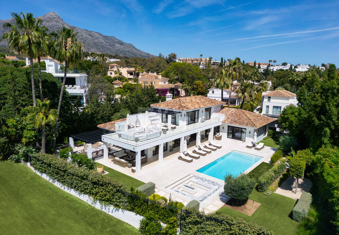 Lyx villa med utsikt över Aloha golfbanan