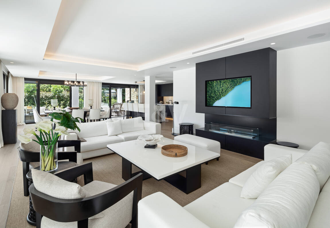 Lyx villa med utsikt över Aloha golfbanan