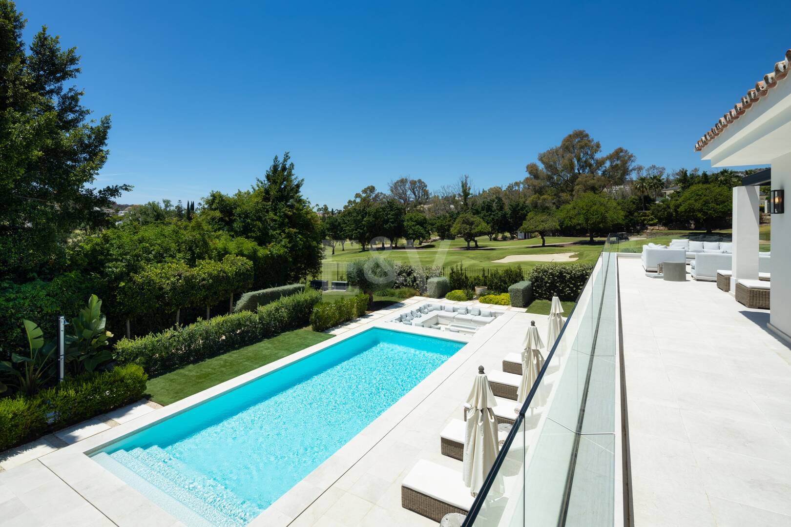 Luxury villa overlooking the Aloha golf course