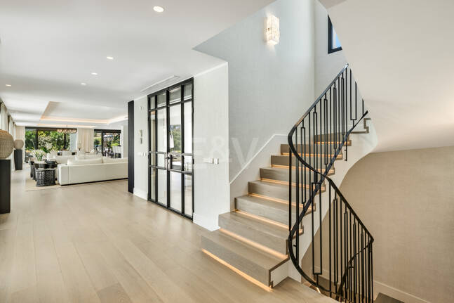 Lyx villa med utsikt över Aloha golfbanan