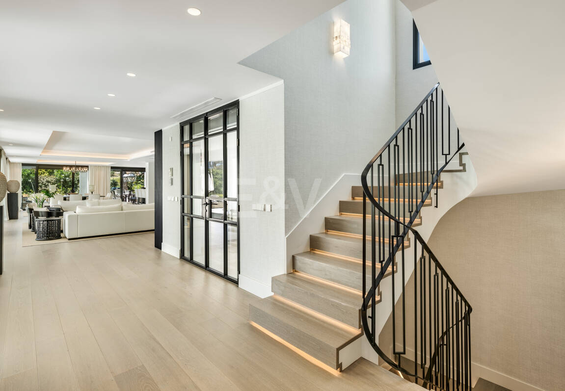 Lyx villa med utsikt över Aloha golfbanan