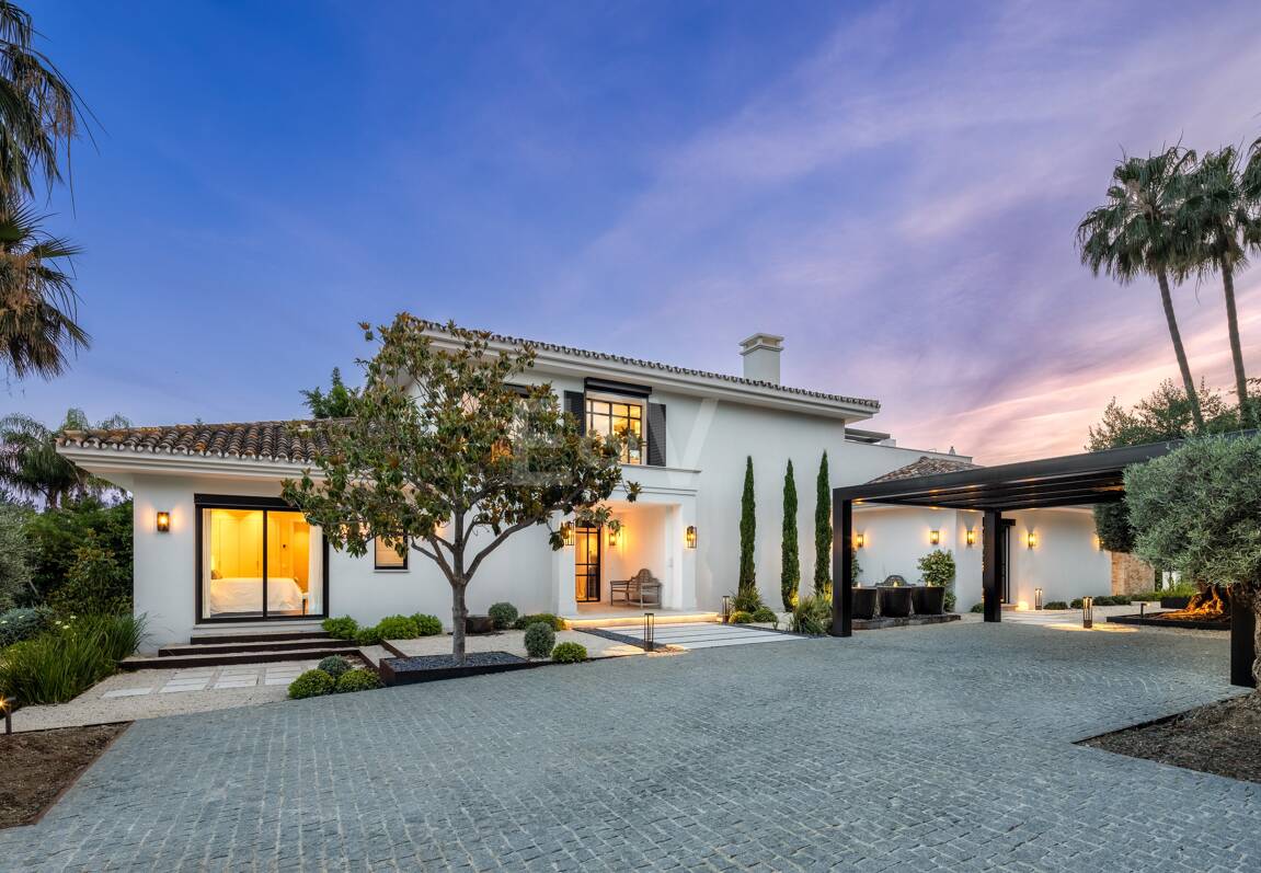Luxury villa overlooking the Aloha golf course