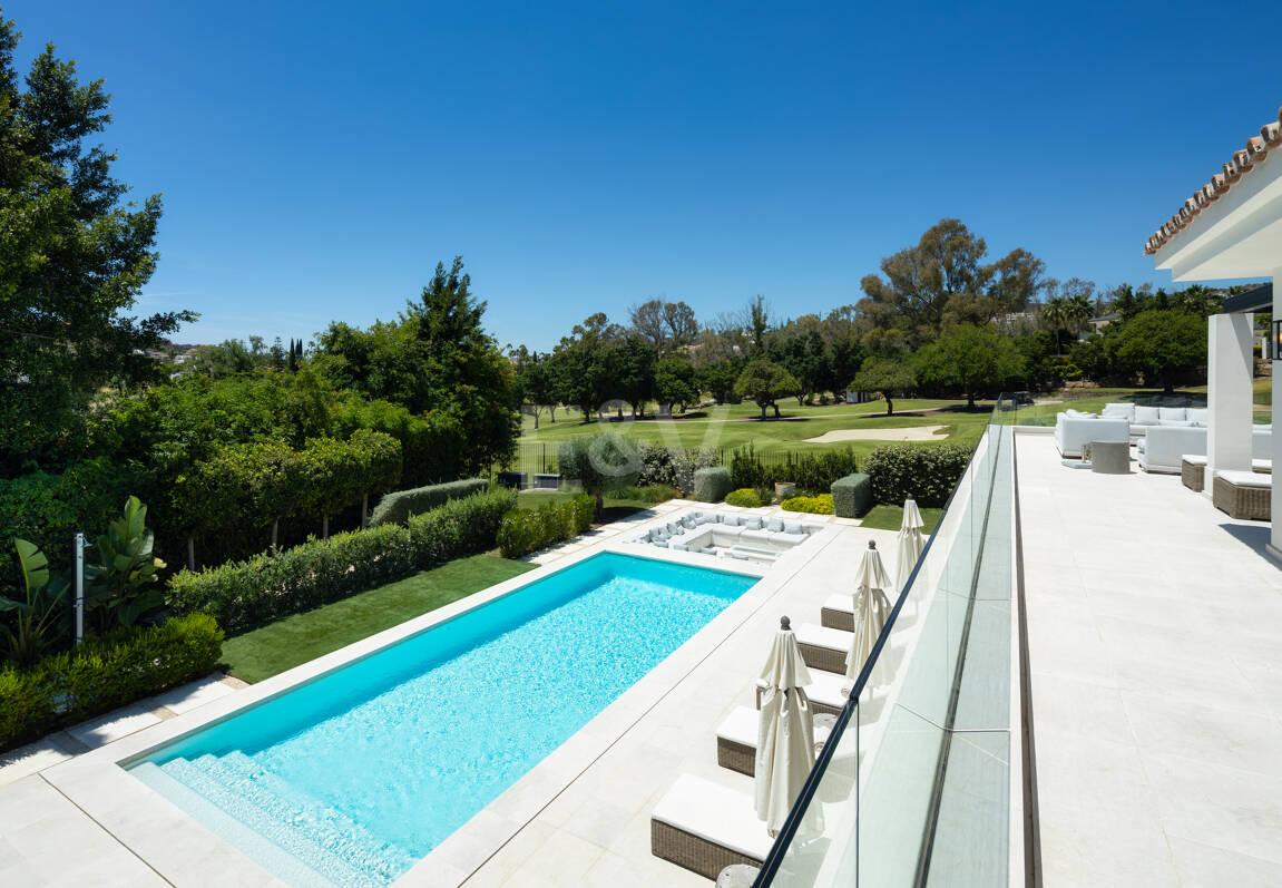 Lyx villa med utsikt över Aloha golfbanan