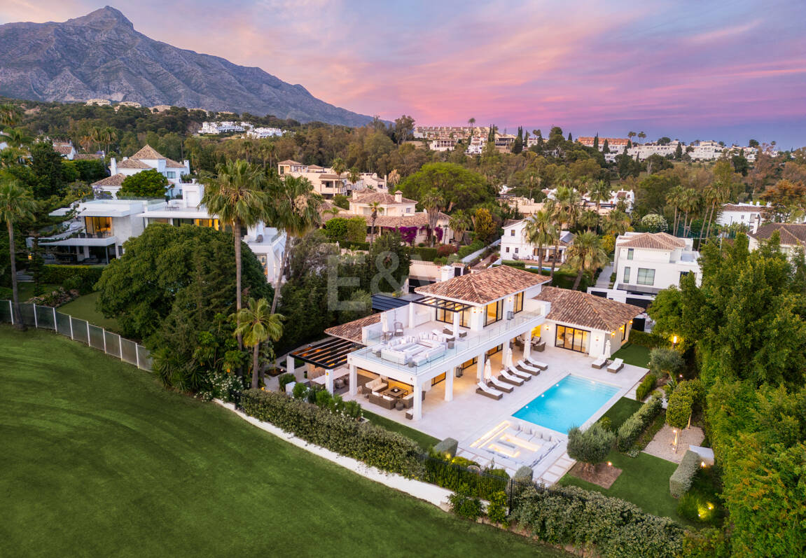 Lyx villa med utsikt över Aloha golfbanan