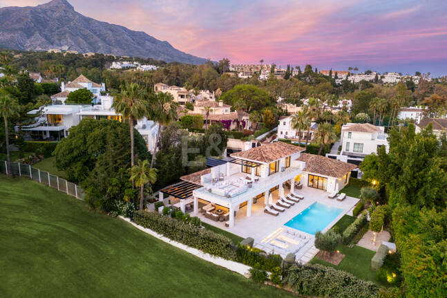 Lyx villa med utsikt över Aloha golfbanan