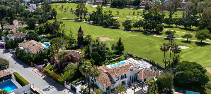 Luxusvilla mit Blick auf den Aloha Golfplatz