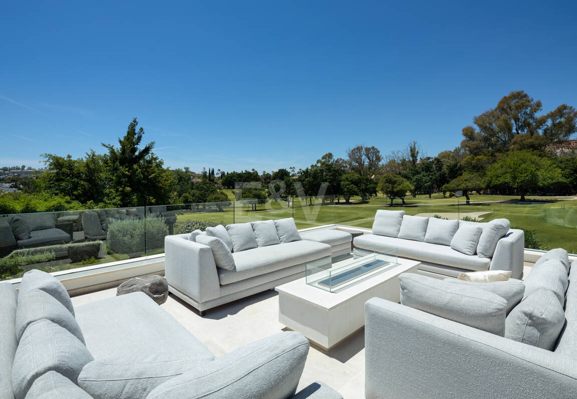 Lyx villa med utsikt över Aloha golfbanan