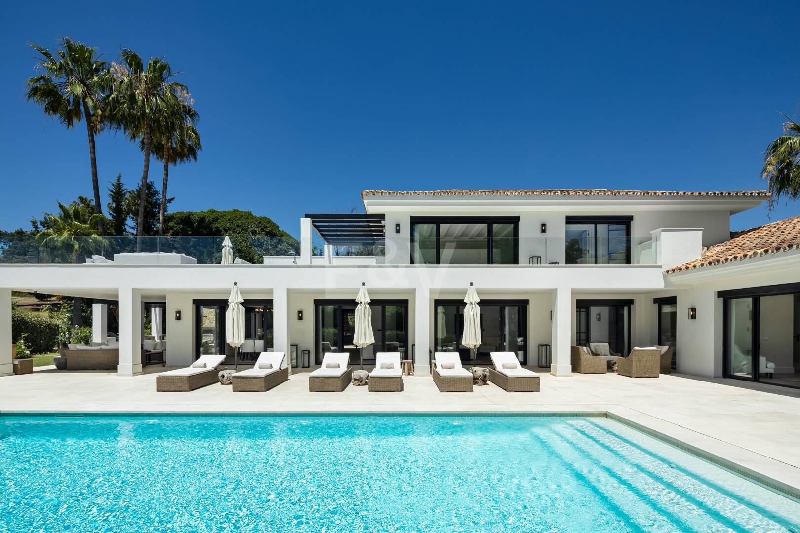 Luxury villa overlooking the Aloha golf course
