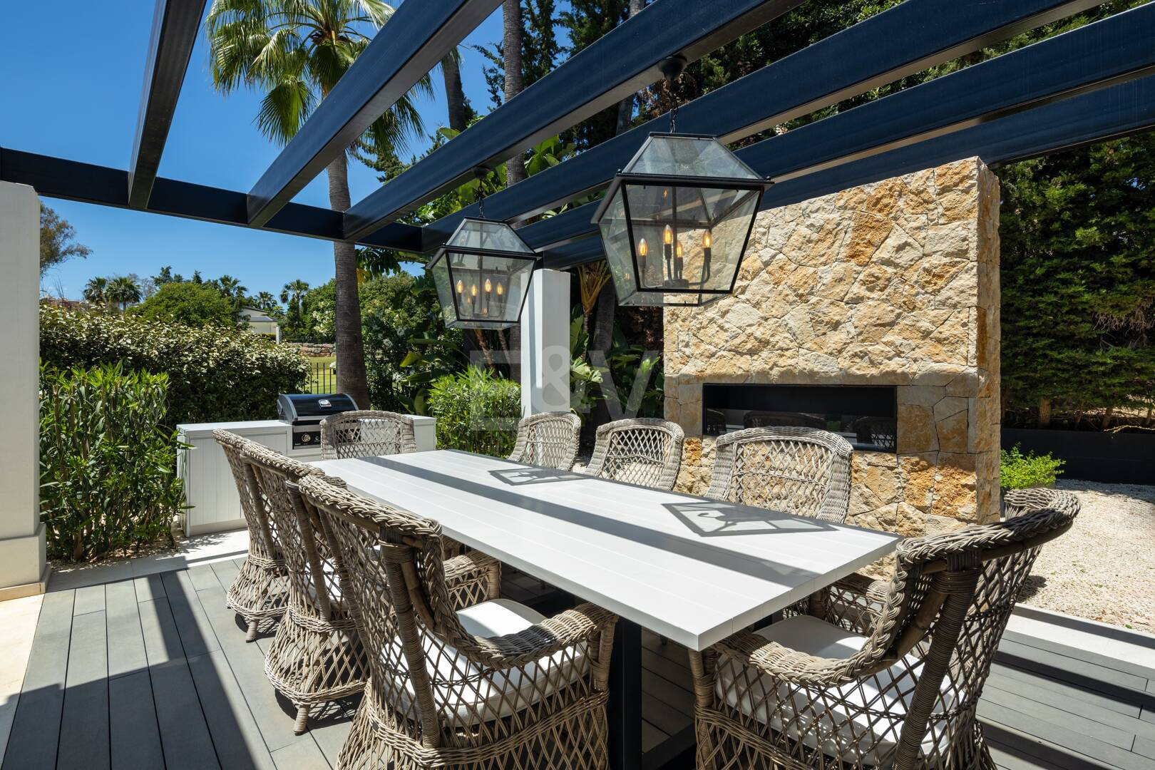 Luxury villa overlooking the Aloha golf course