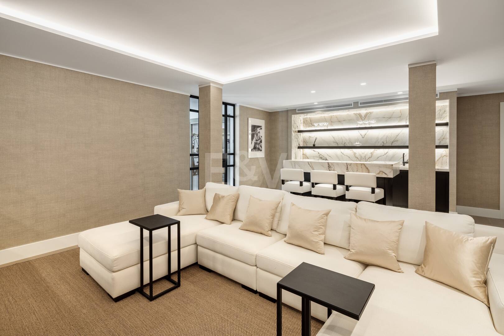 Luxury villa overlooking the Aloha golf course