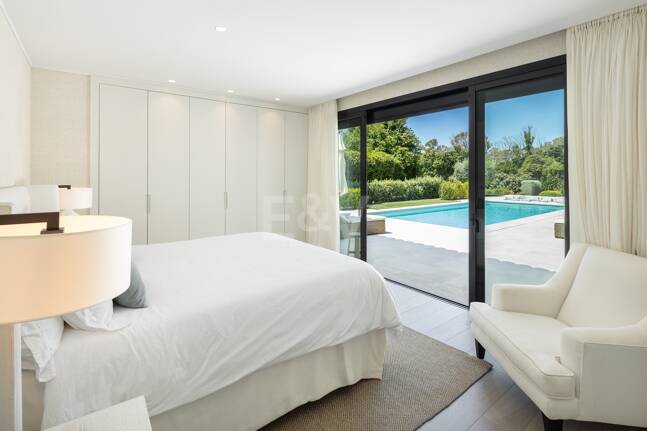 Luxury villa overlooking the Aloha golf course