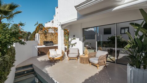 Stunning Renovated Townhouse in Marbella's Prestigious Golden Mile