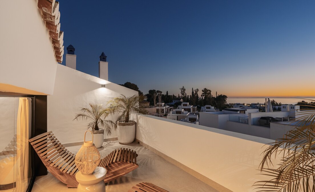 Stunning Renovated Townhouse in Marbella's Prestigious Golden Mile