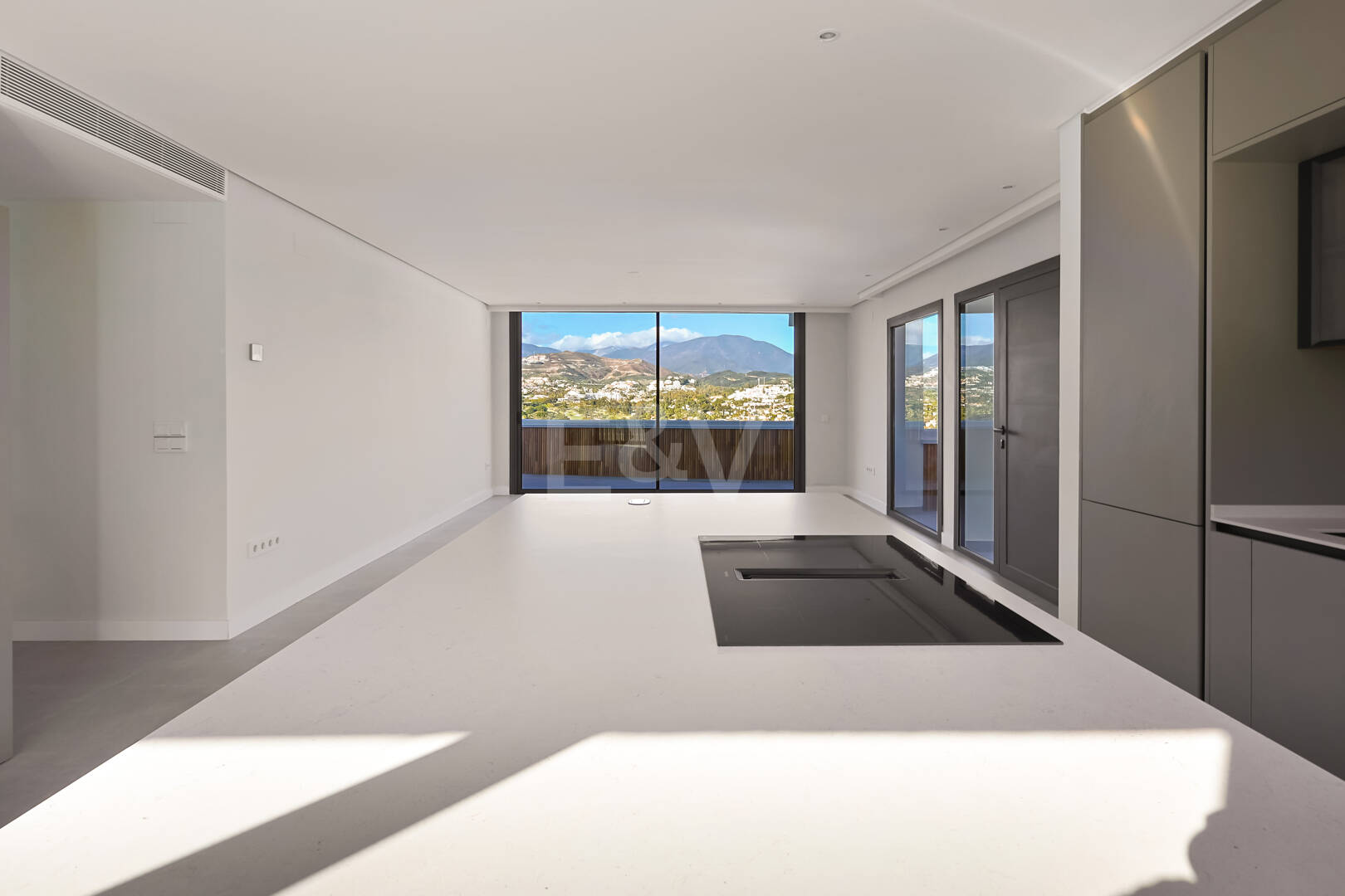 Exquisites Penthouse mit Atemberaubendem Blick in Nueva Andalucía