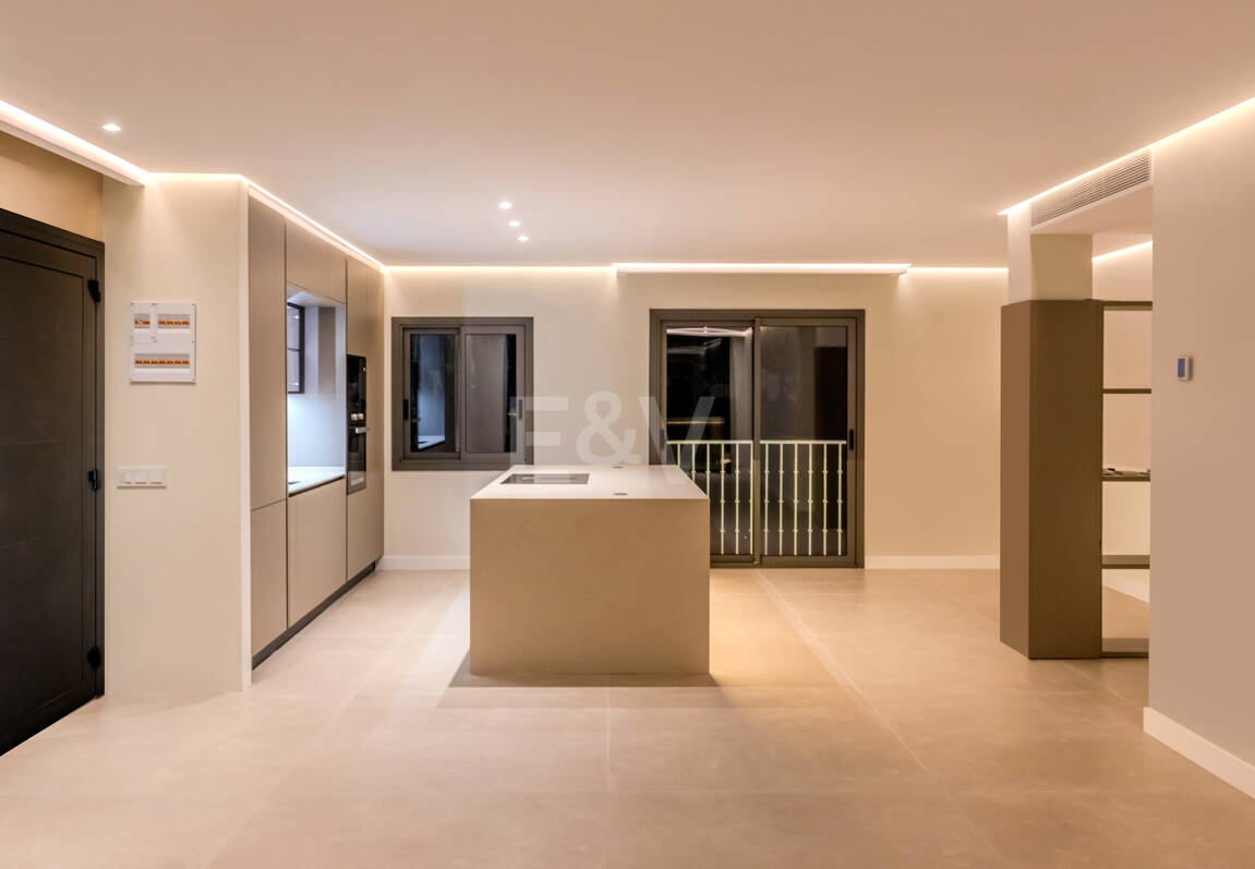 Utsökt takvåning med hisnande utsikt i Nueva Andalucía