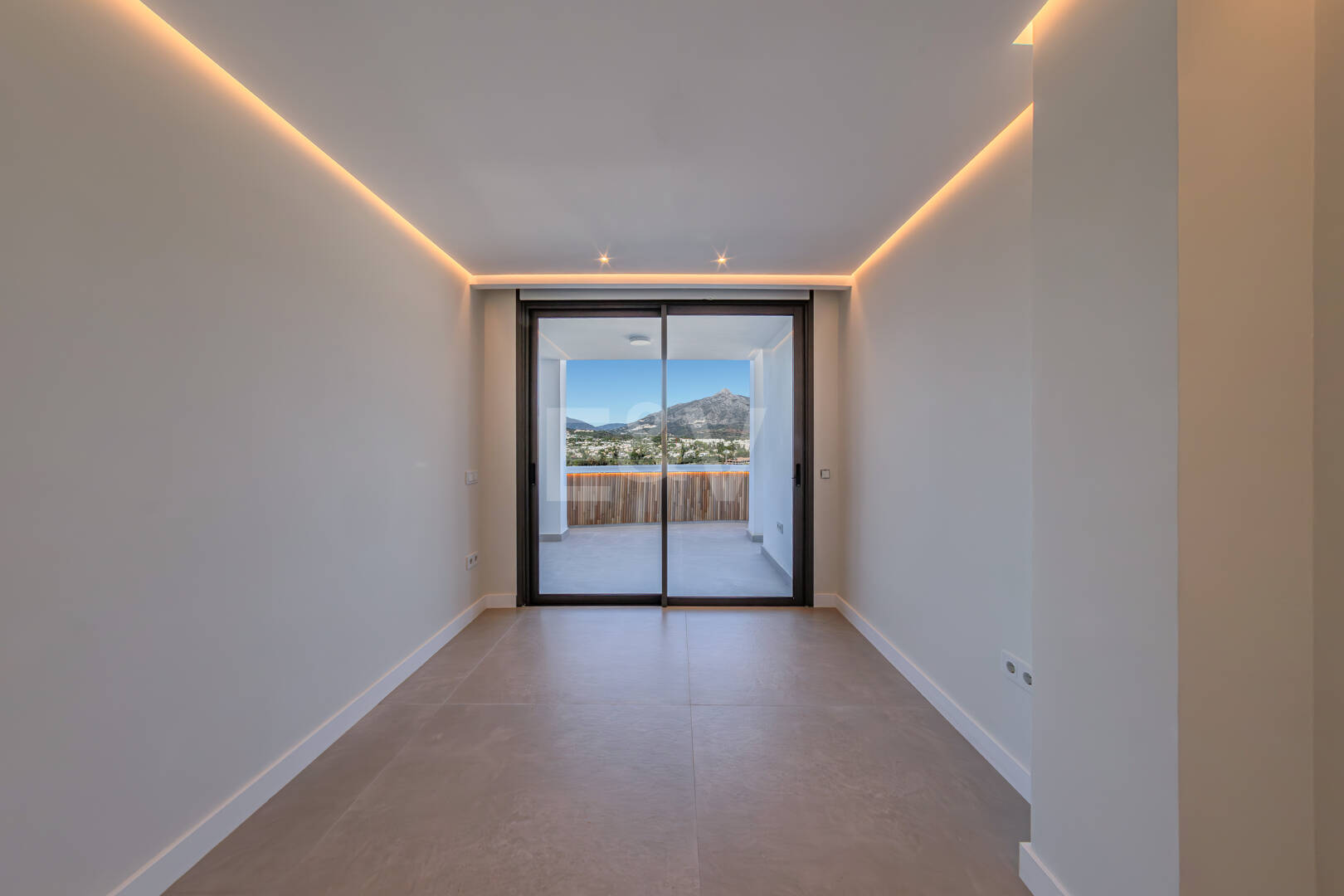 Exquisites Penthouse mit Atemberaubendem Blick in Nueva Andalucía