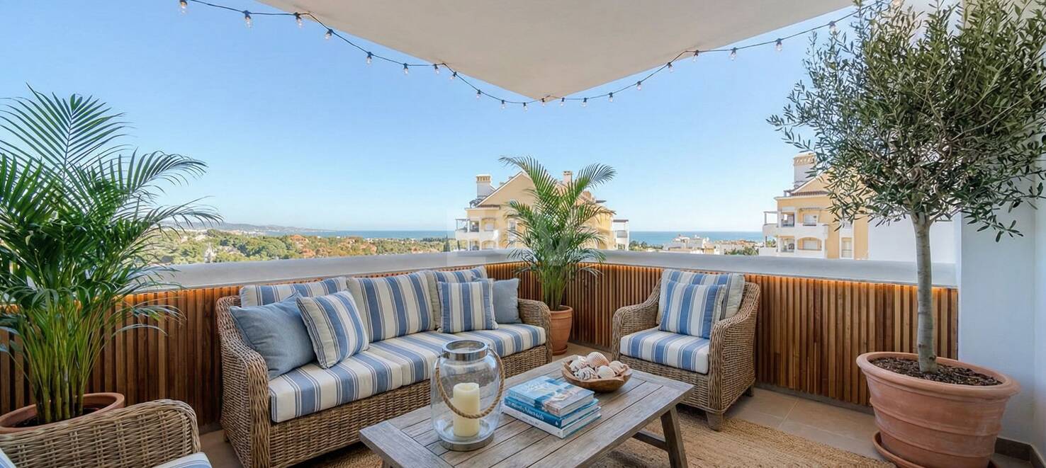 Utsökt takvåning med hisnande utsikt i Nueva Andalucía