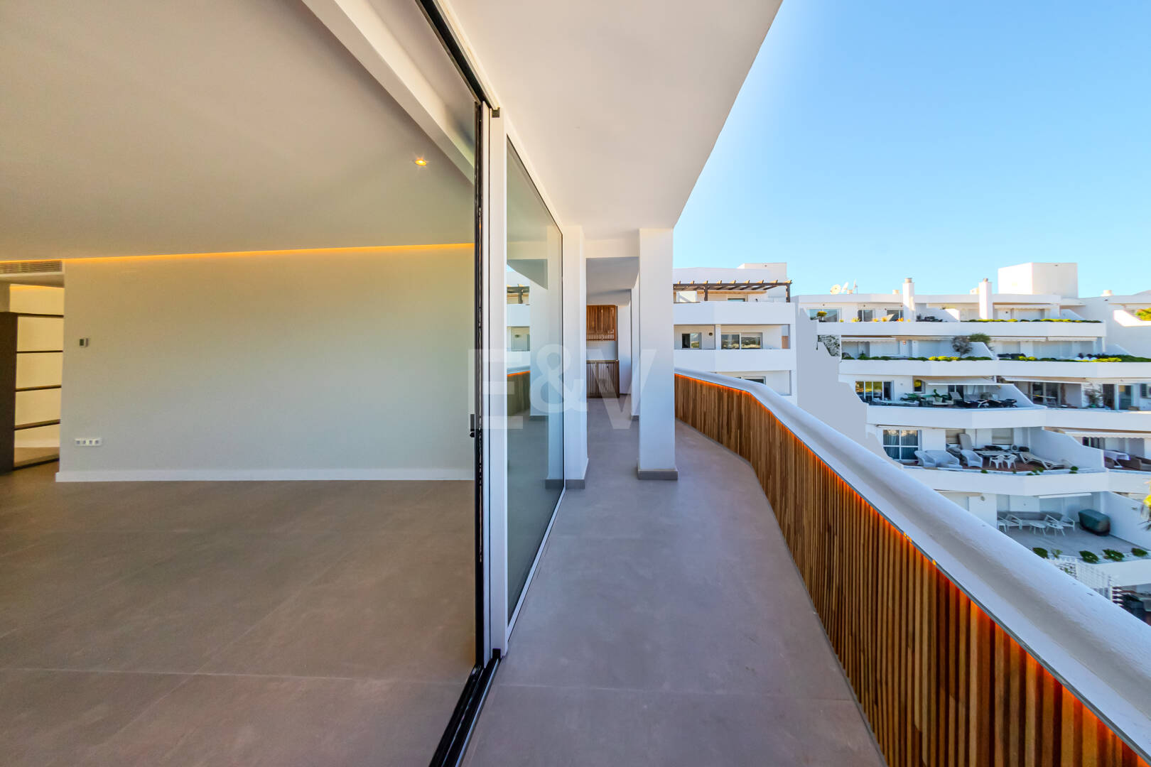 Exquisites Penthouse mit Atemberaubendem Blick in Nueva Andalucía