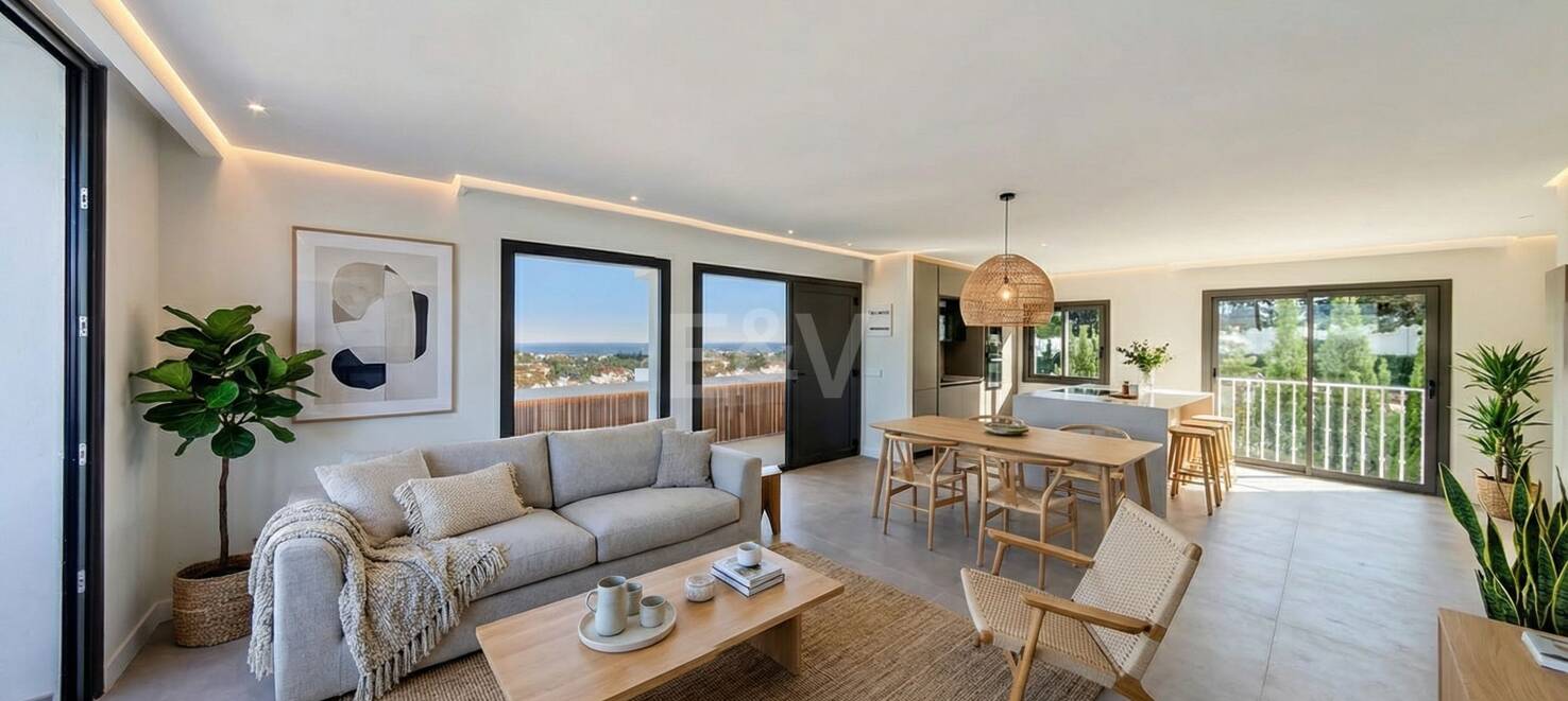 Utsökt takvåning med hisnande utsikt i Nueva Andalucía