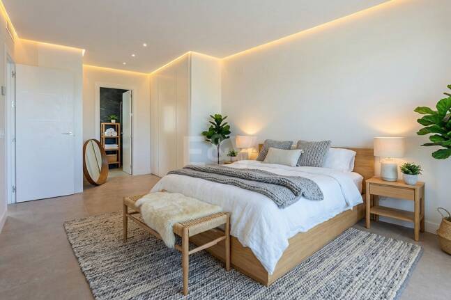 Utsökt takvåning med hisnande utsikt i Nueva Andalucía