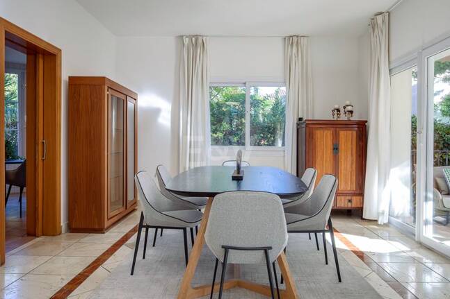 Villa a poca distancia de la playa de San Pedro