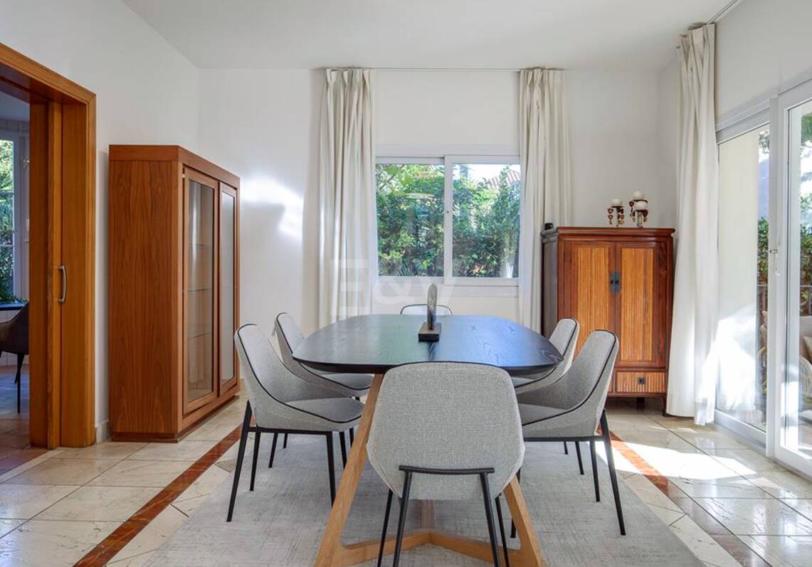 Villa in walking distance to the Beach of San Pedro