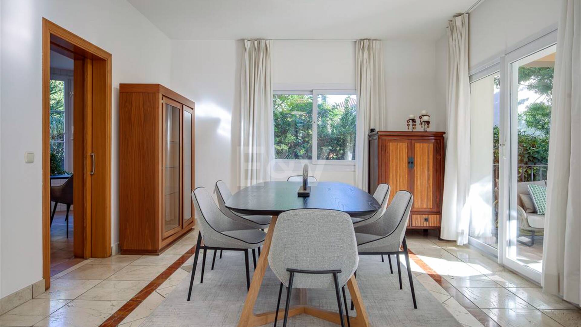 Villa a poca distancia de la playa de San Pedro