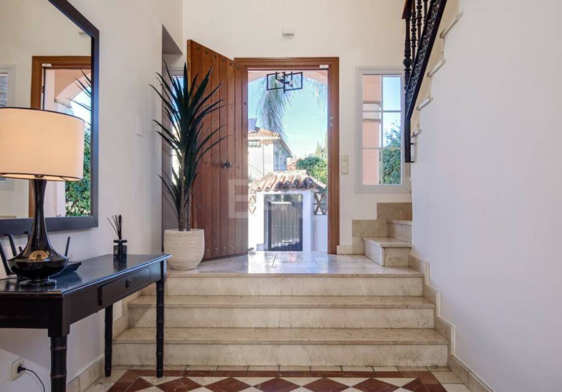 Villa in walking distance to the Beach of San Pedro