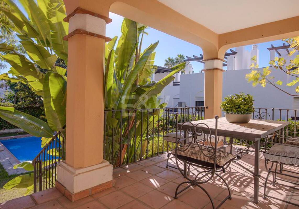 Villa in walking distance to the Beach of San Pedro