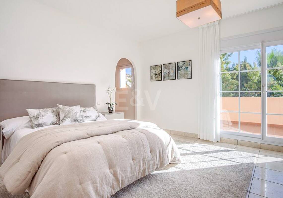 Villa in walking distance to the Beach of San Pedro