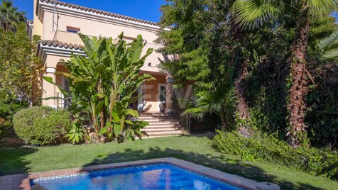 Villa à distance de marche de la plage de San Pedro