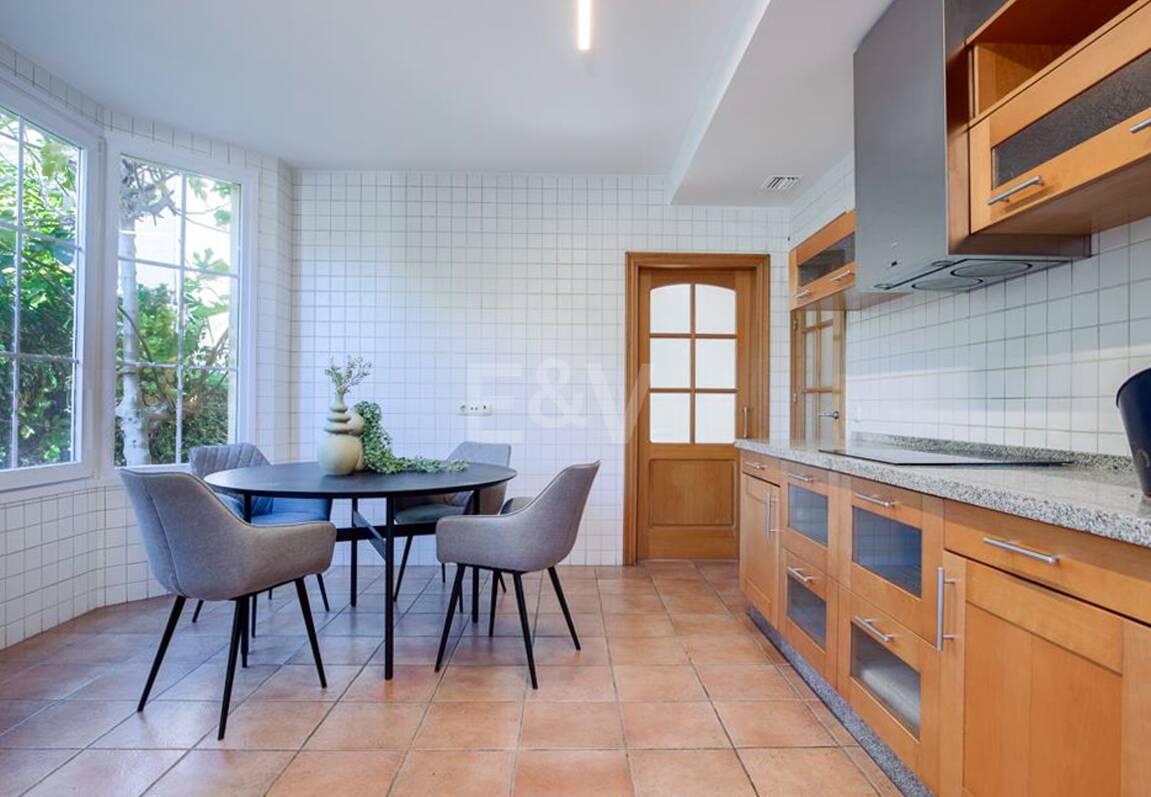 Villa a poca distancia de la playa de San Pedro