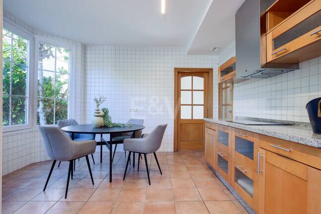 Villa a poca distancia de la playa de San Pedro