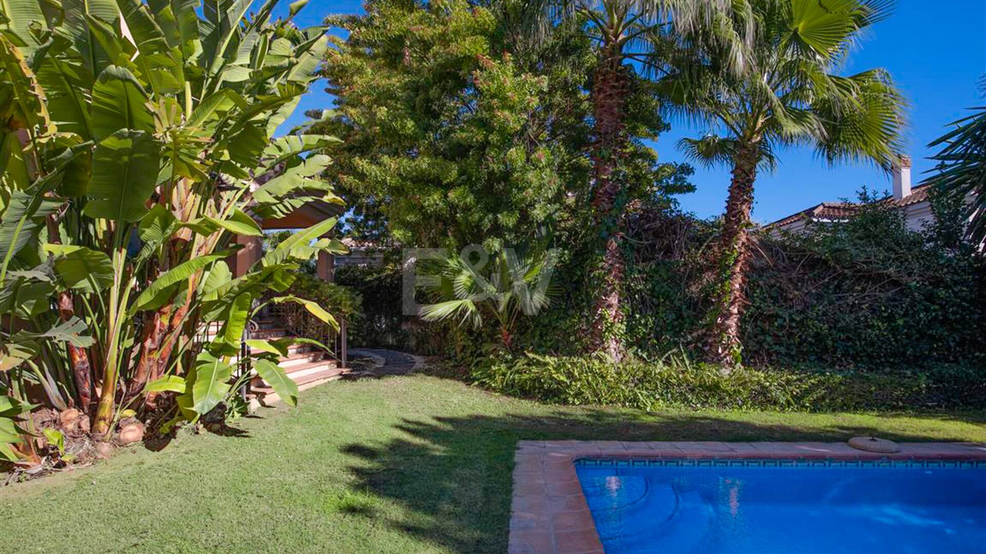 Villa a poca distancia de la playa de San Pedro