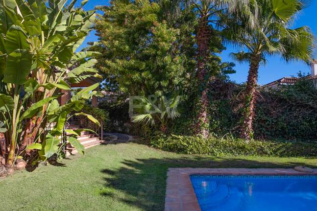 Villa a poca distancia de la playa de San Pedro