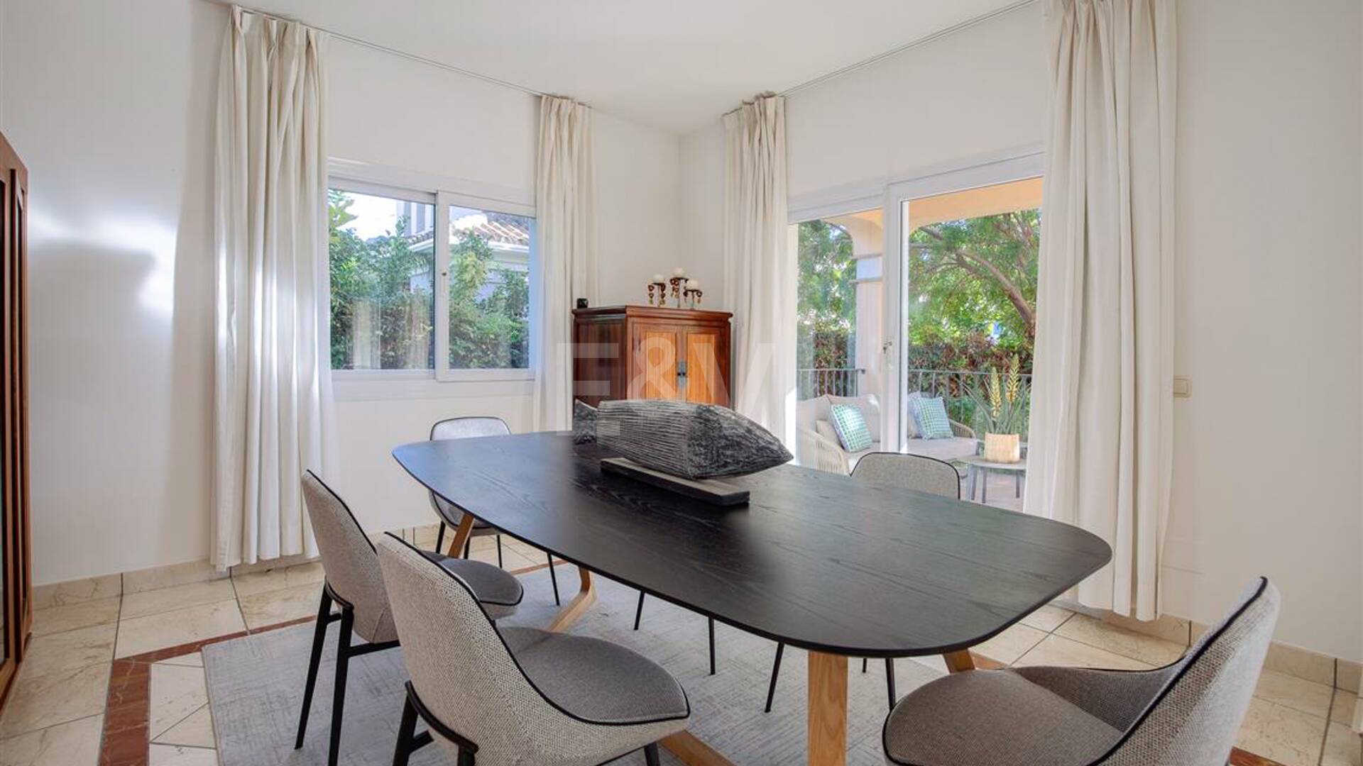 Villa a poca distancia de la playa de San Pedro