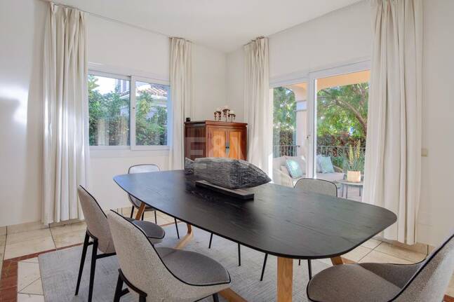 Villa a poca distancia de la playa de San Pedro