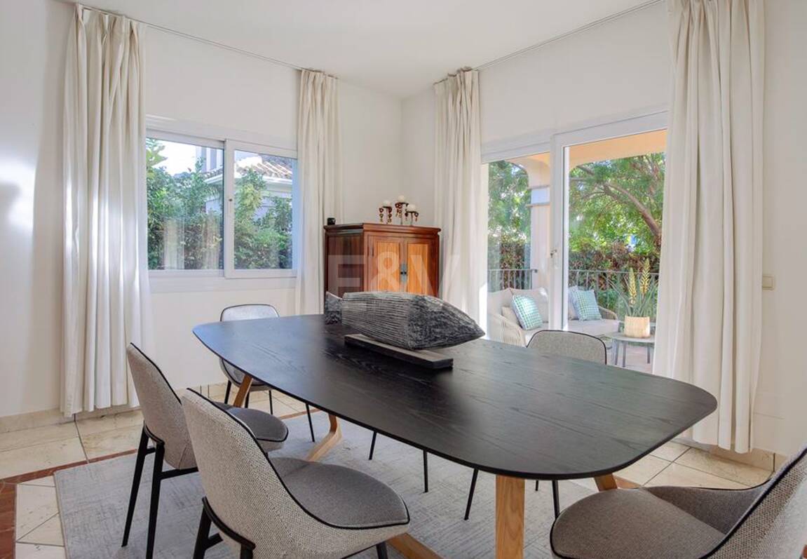 Villa a poca distancia de la playa de San Pedro