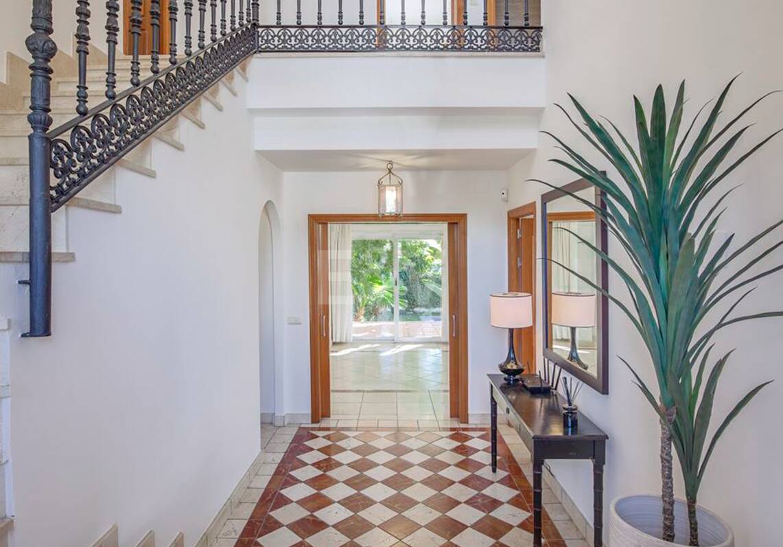 Villa in walking distance to the Beach of San Pedro