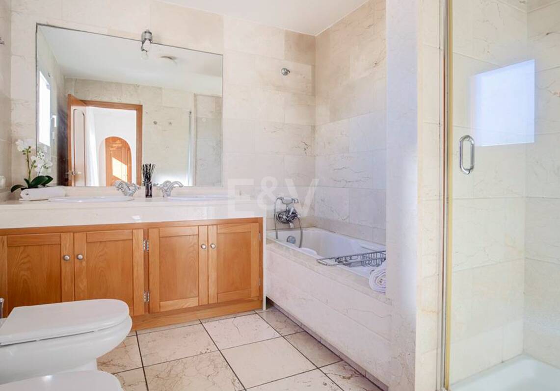 Villa in walking distance to the Beach of San Pedro