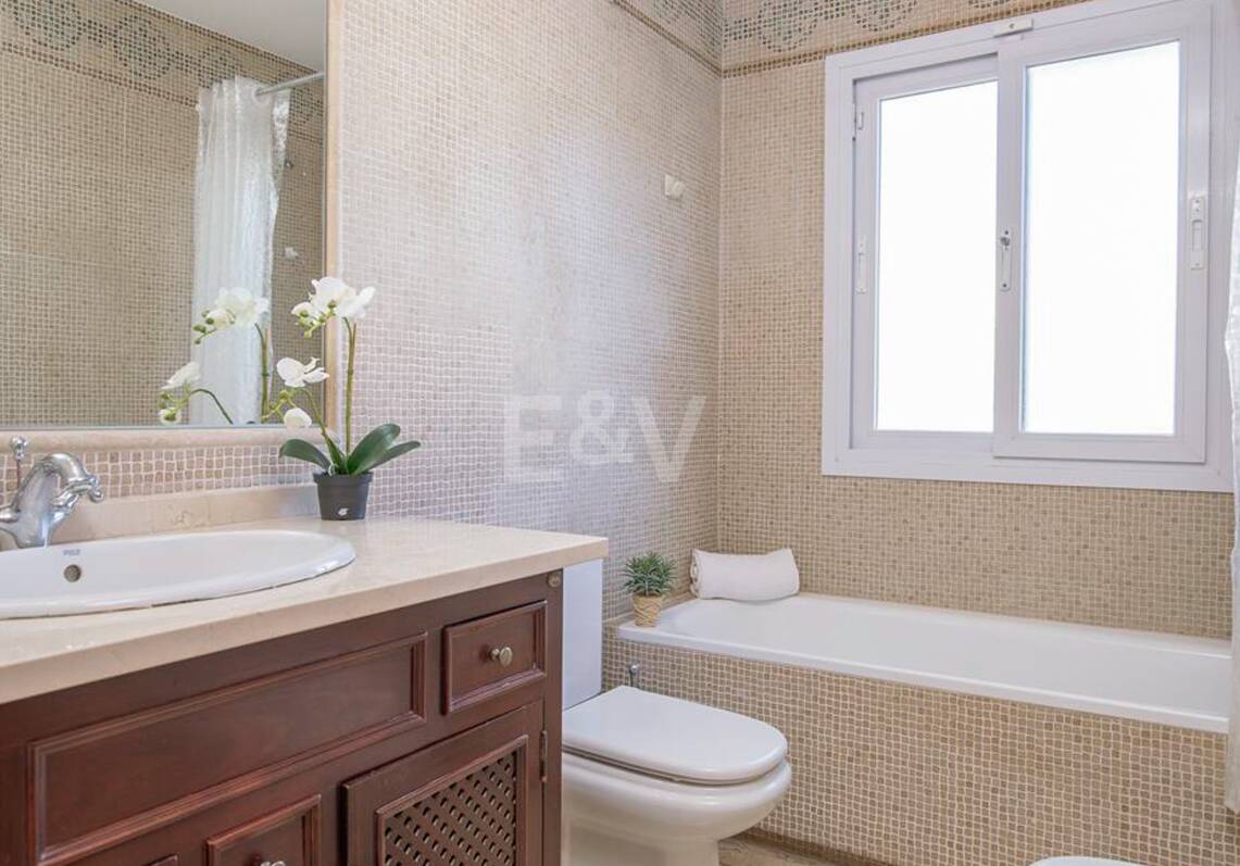 Villa in walking distance to the Beach of San Pedro