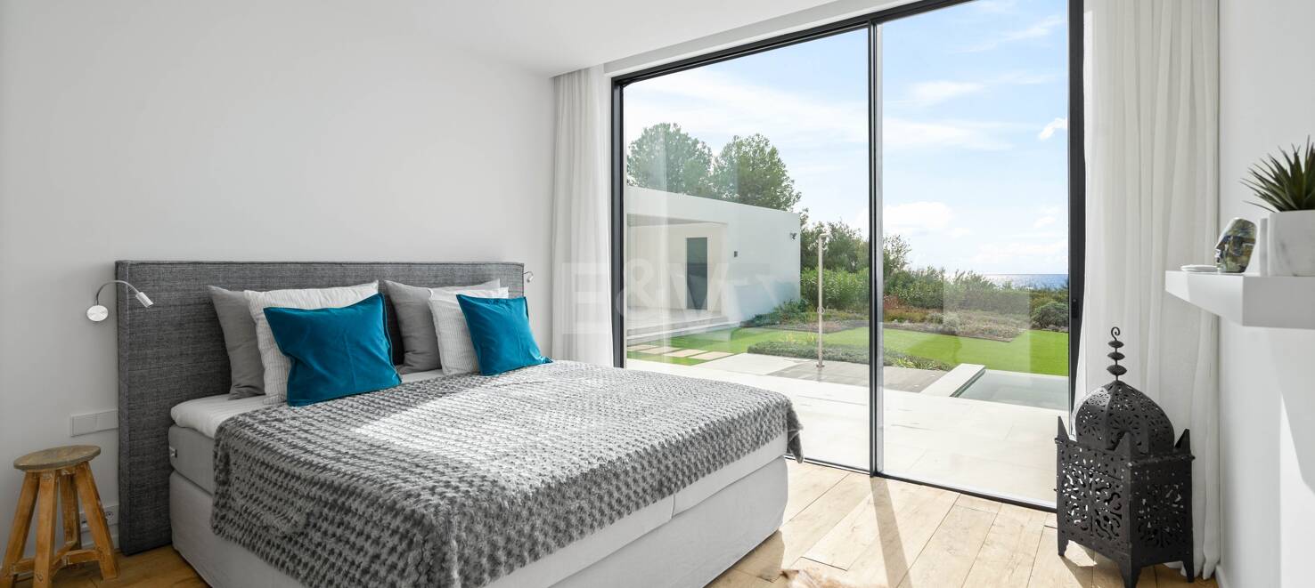 Modern Villa i Monte Mayor utsikt över kusten och bergen