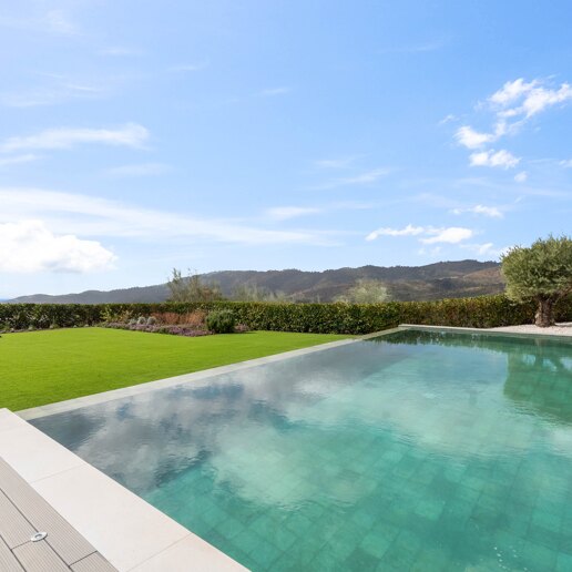 Modern Villa i Monte Mayor utsikt över kusten och bergen