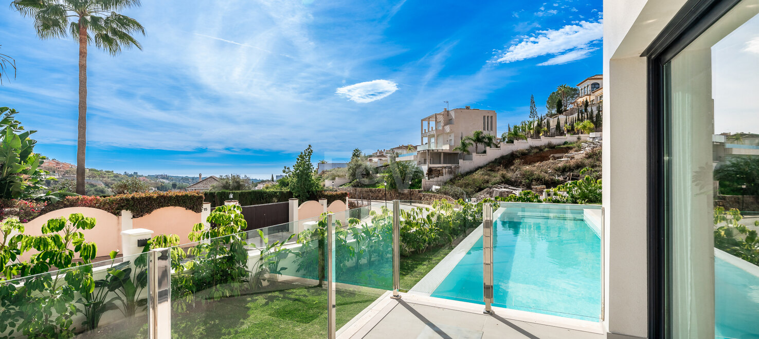 Père Noël Le Président Golf Villa moderne avec vue magnifique sur la mer