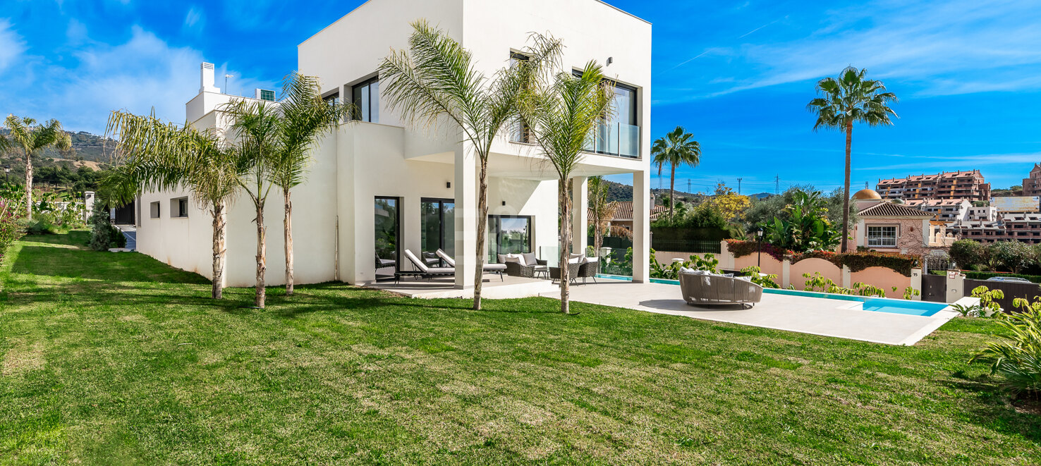 Père Noël Le Président Golf Villa moderne avec vue magnifique sur la mer