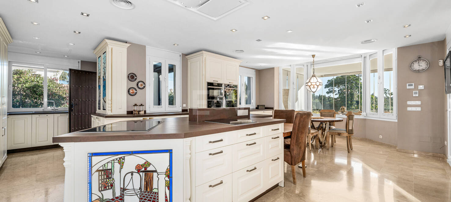 Unik Villa i Santa María Golf, Elviria