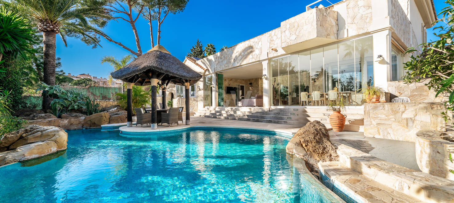Unik Villa i Santa María Golf, Elviria