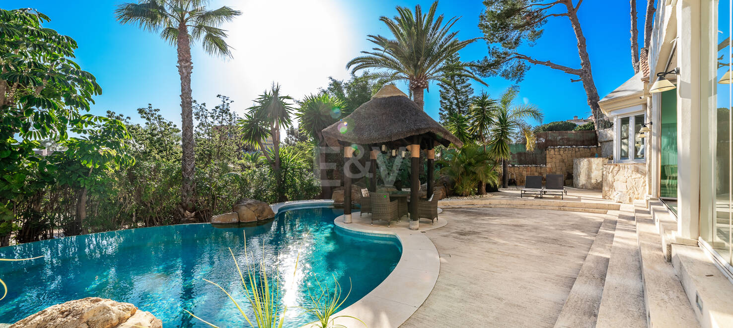 Unik Villa i Santa María Golf, Elviria